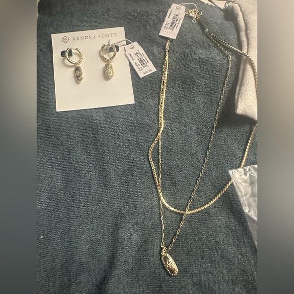 Kendra Scott Rue set - Picture 1 of 3